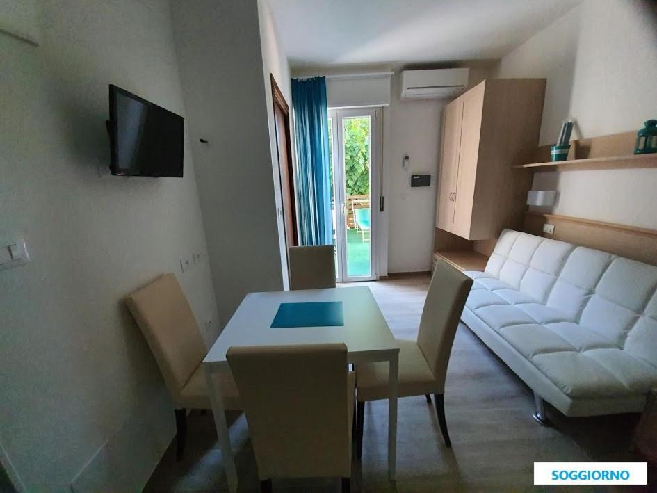 B&B Airone Cervia - Camere E Appartamenti Экстерьер фото
