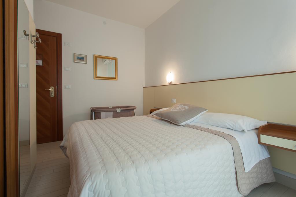 B&B Airone Cervia - Camere E Appartamenti Экстерьер фото